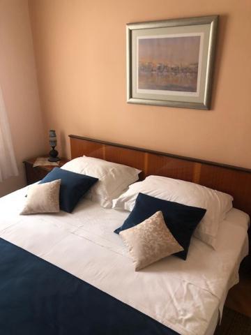 Rooms Vinka,Stomorska Kültér fotó